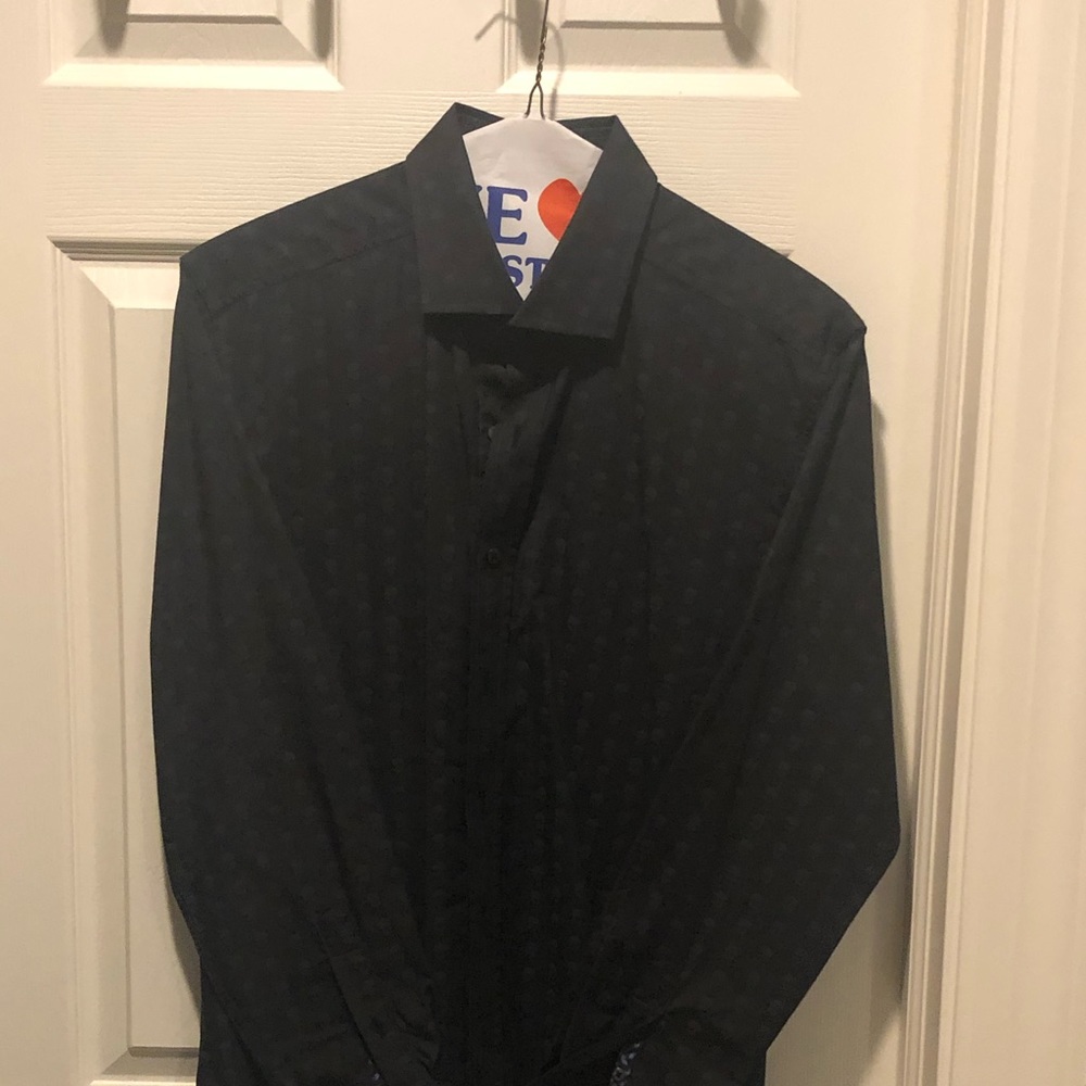 Men’s Robert Graham button down shirt.